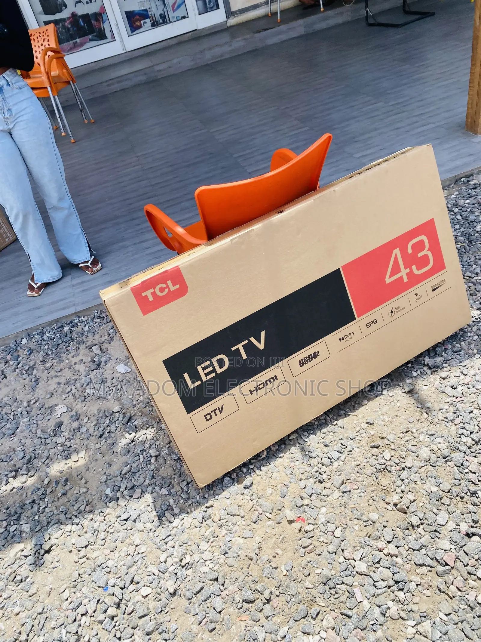 Classic Design TCL 43d3200 43 Inch Full HD Led Tv.