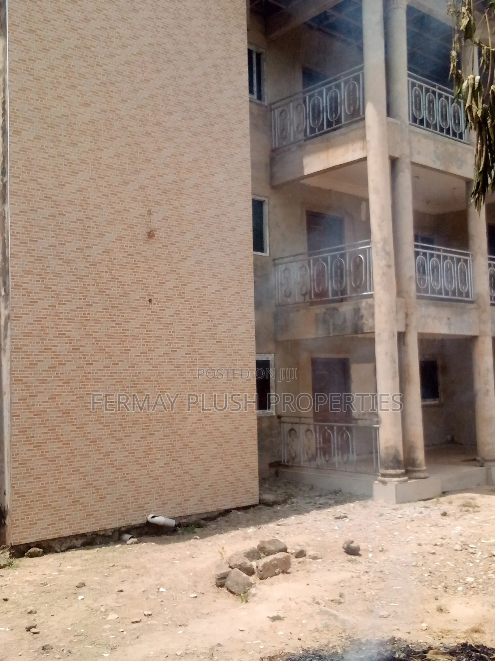 28 Bedrooms Flats in a Serene Environment