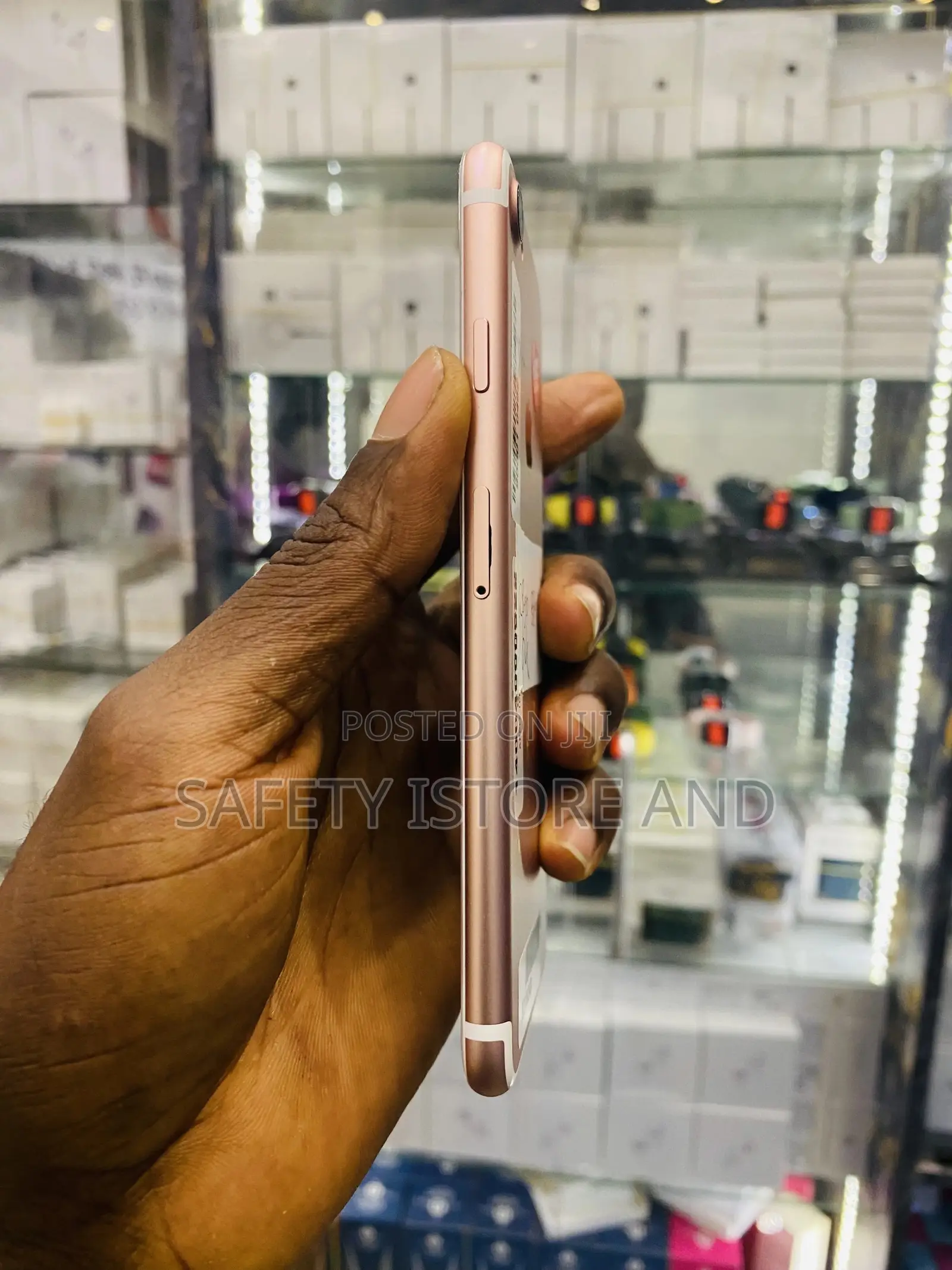 New Apple iPhone 7 128 GB Gold