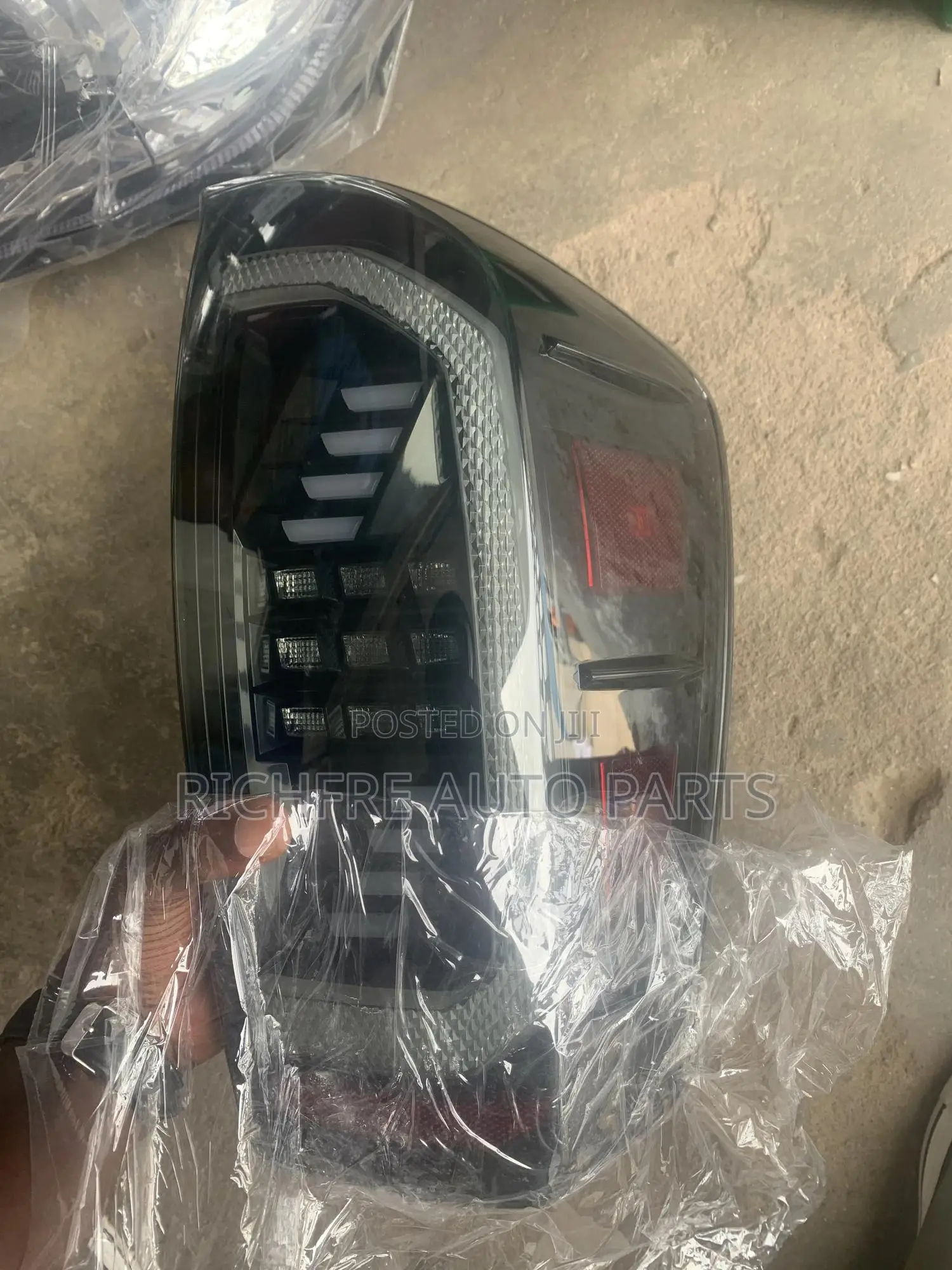 Toyota Tacoma 2016-2023 Tail Light Spec