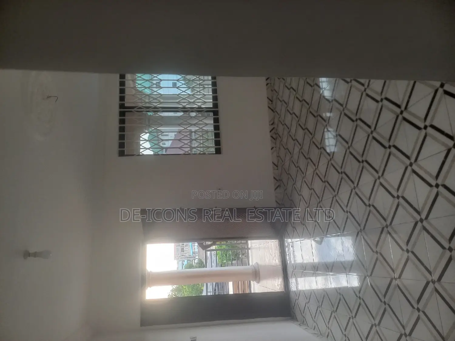 1bdrm Duplex in De-Icons Real Estate, Awutu Senya East Municipal
