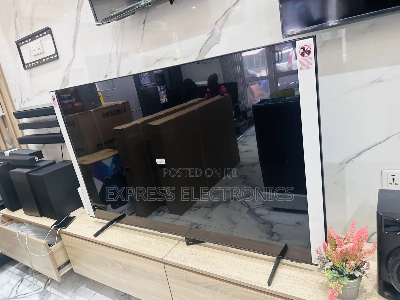 Voice Control UHD Smart Samsung 55”Cu8000 Tv