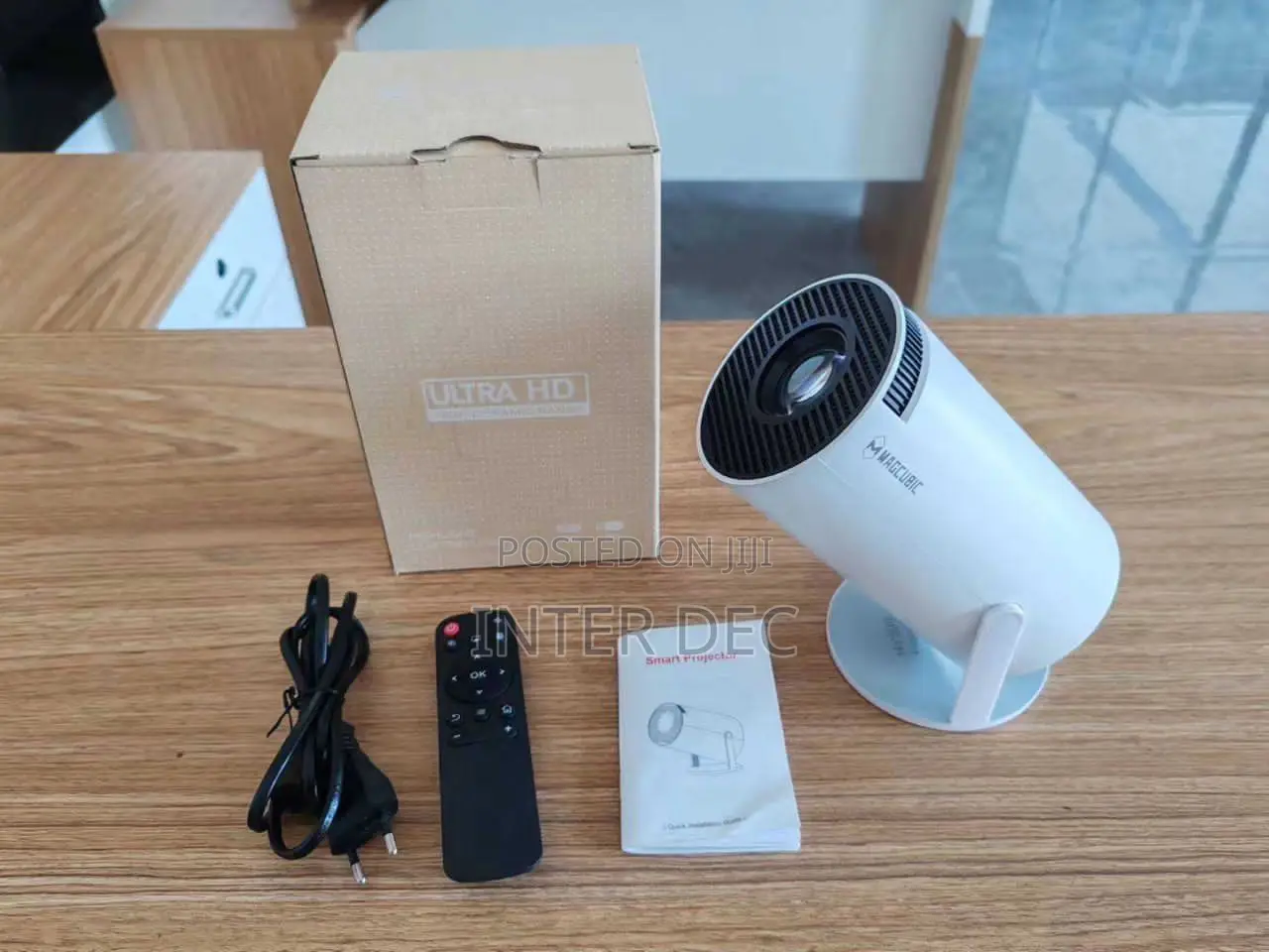 Maccubic Mini Smart Projector