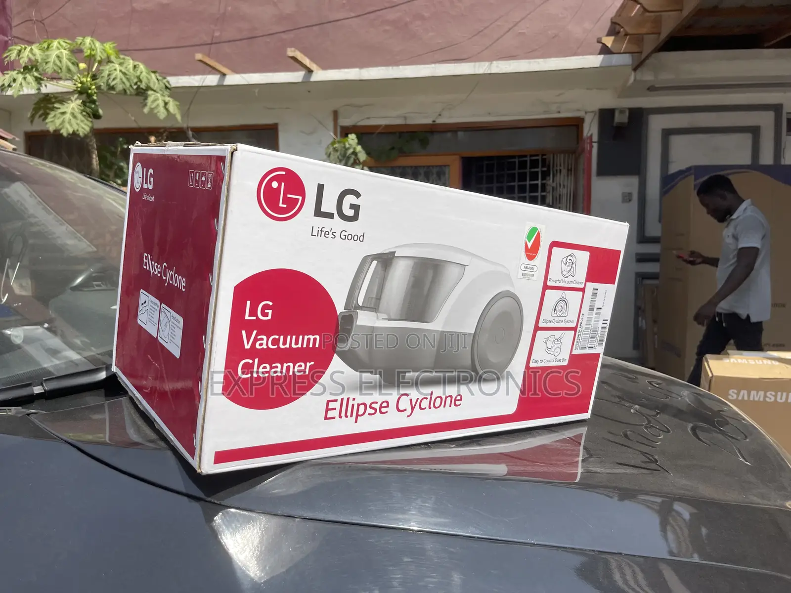 Powerful Sleek Vacuum Cleaner LG