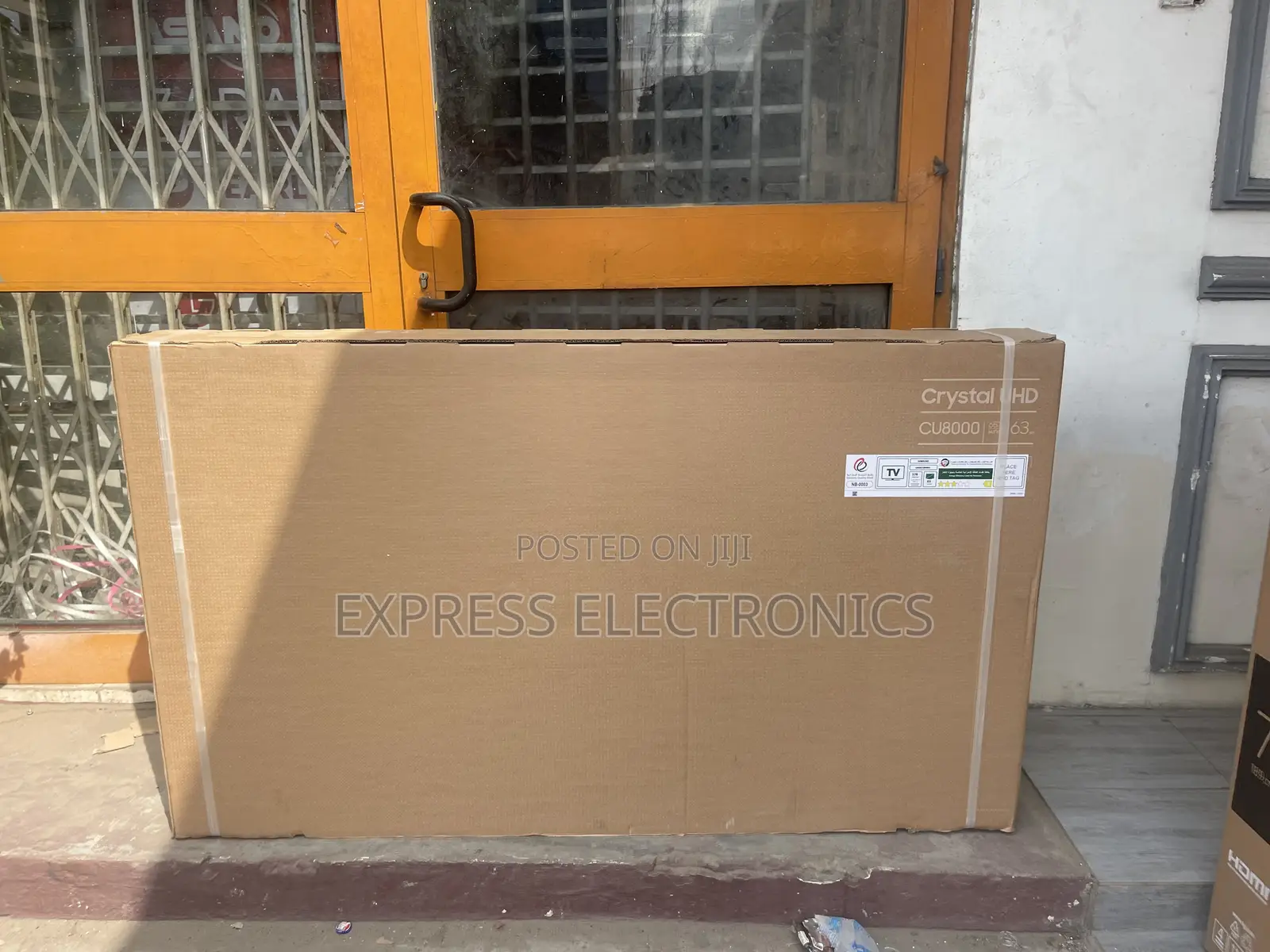 Ultra Modern Uhd Smart 65”Cu8000