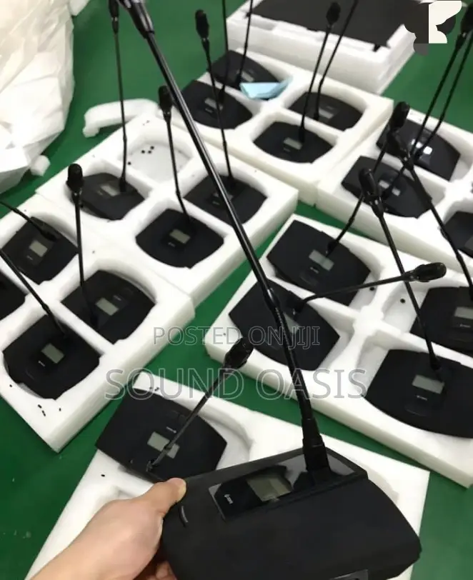 16 Panel Wireless Conference Microphone