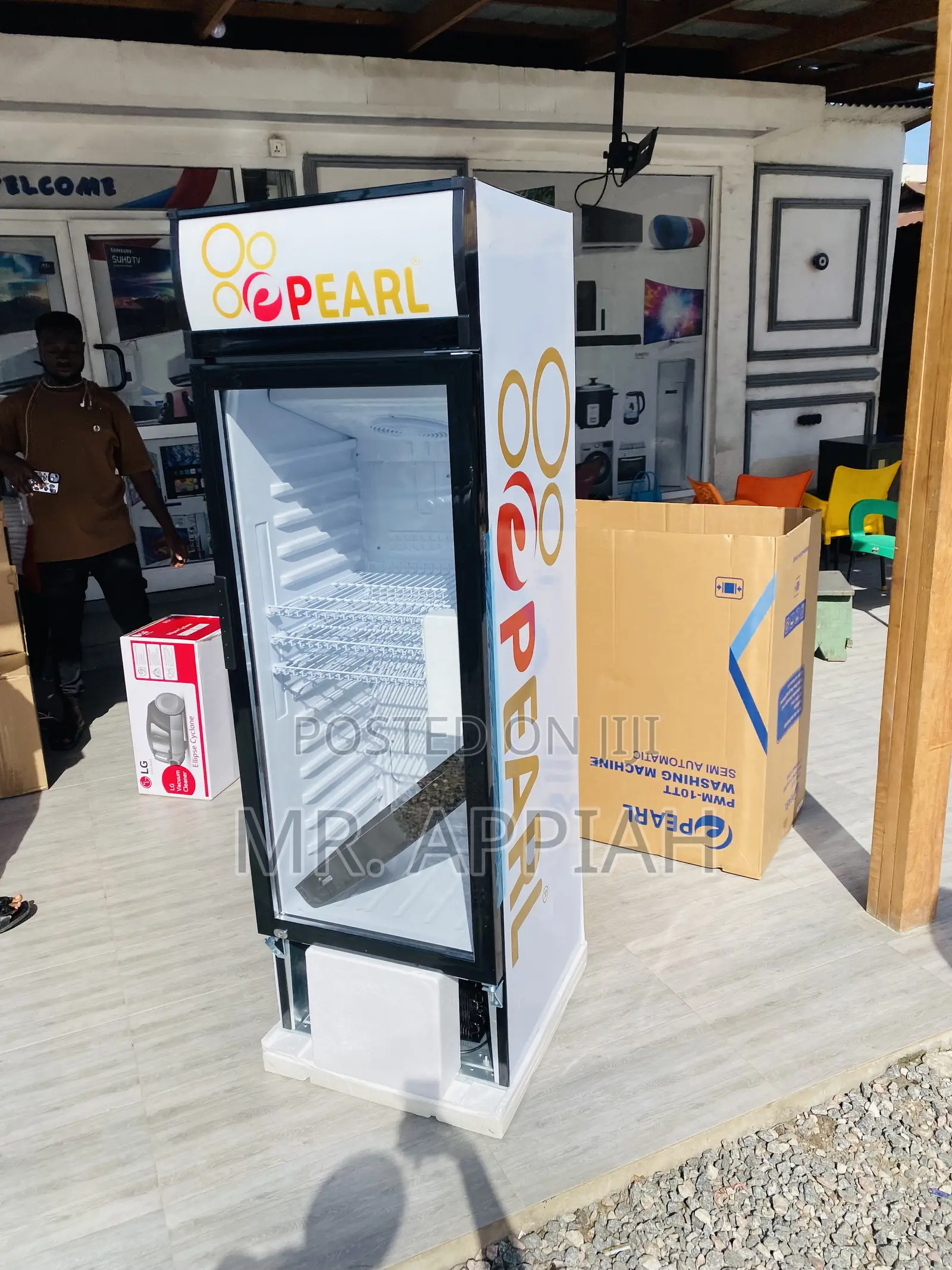 Brand New Pearl PVC-316-2b 1 Door Display Fridge.