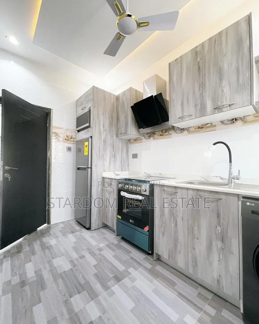 3bdrm Townhouse/Terrace in Ashaley Botwe for sale