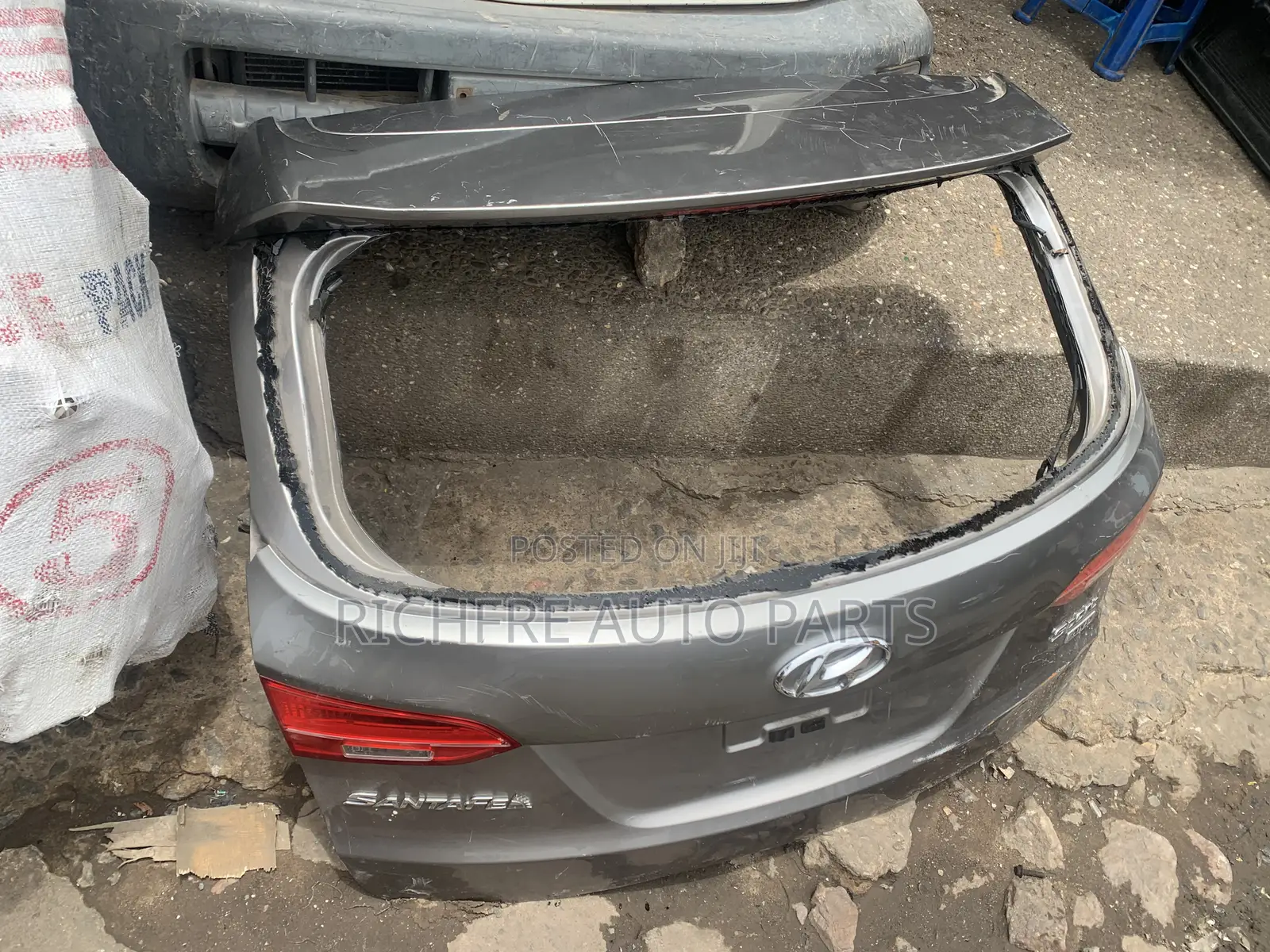 Hyundai Santa Fe Boot