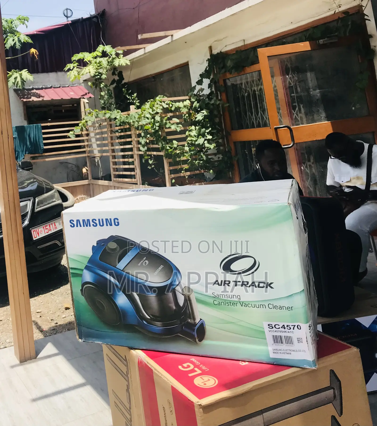 Classic Samsung VCC457054K Electric Vacumm Cleaner.