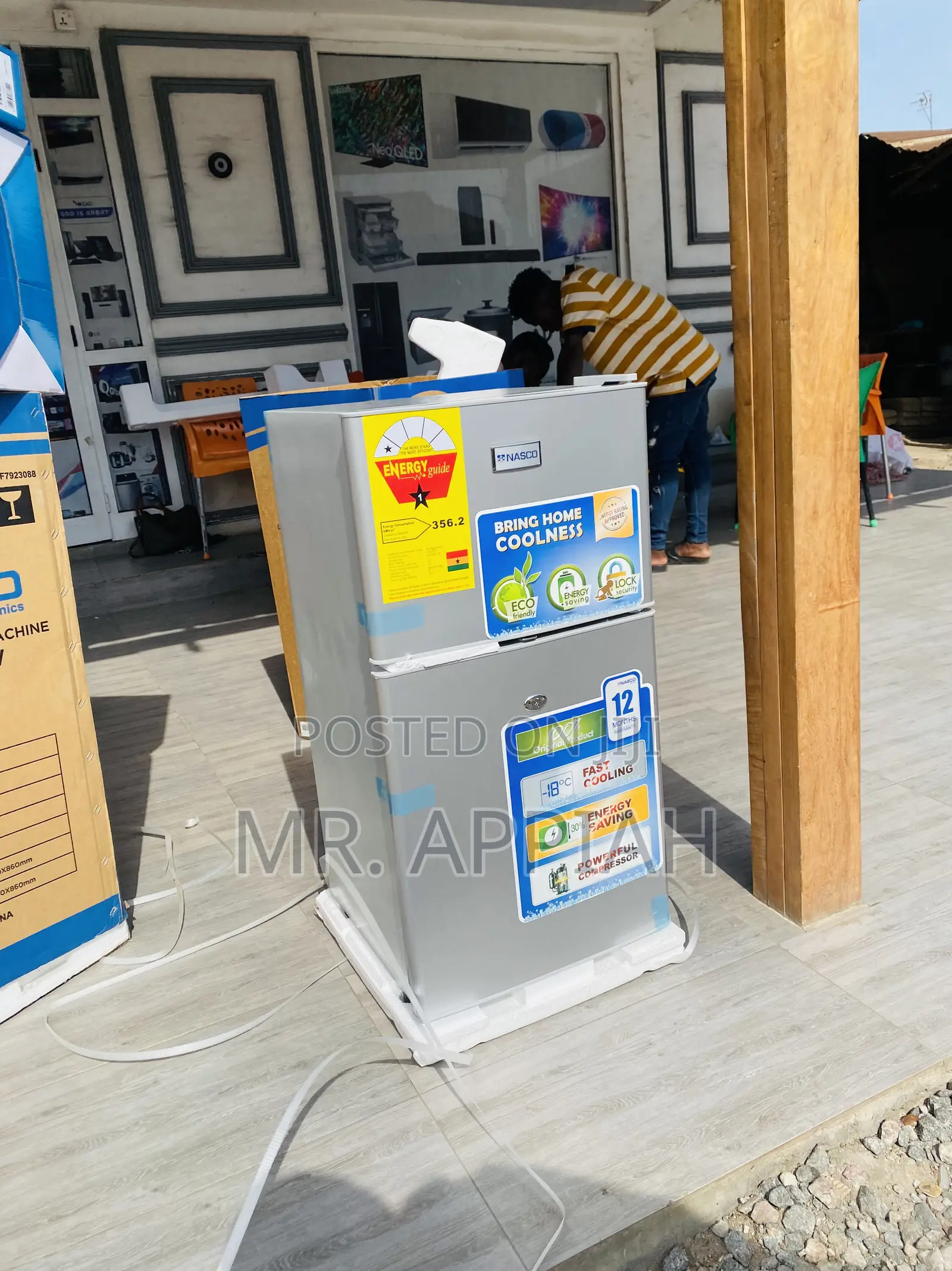 Adorable Nasf2-120 Nasco 2 Door Electric Table Top Fridge.