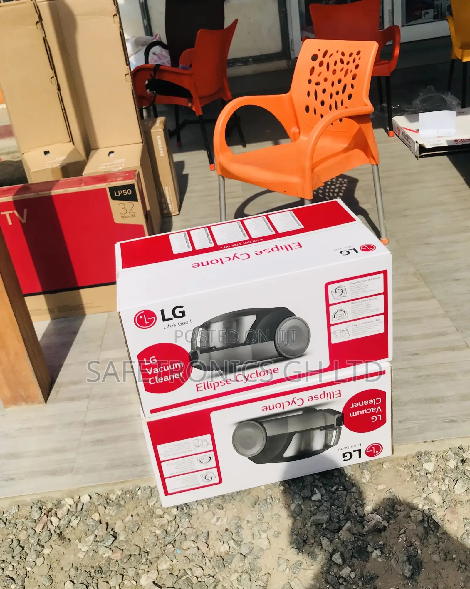 Vacuum Cleaner LG Black/Red 20 Liters Vc5420nntr