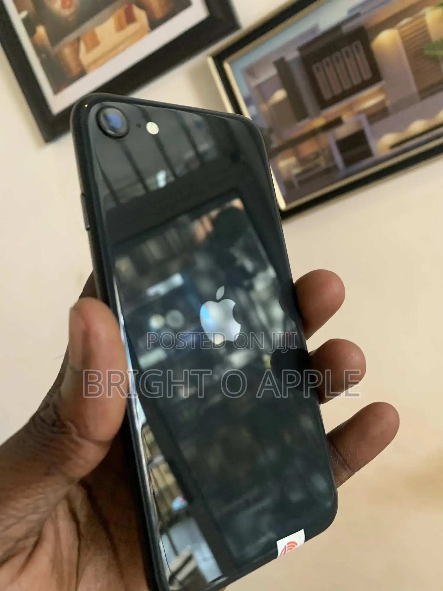 New Apple iPhone SE (2020) 128 GB Black