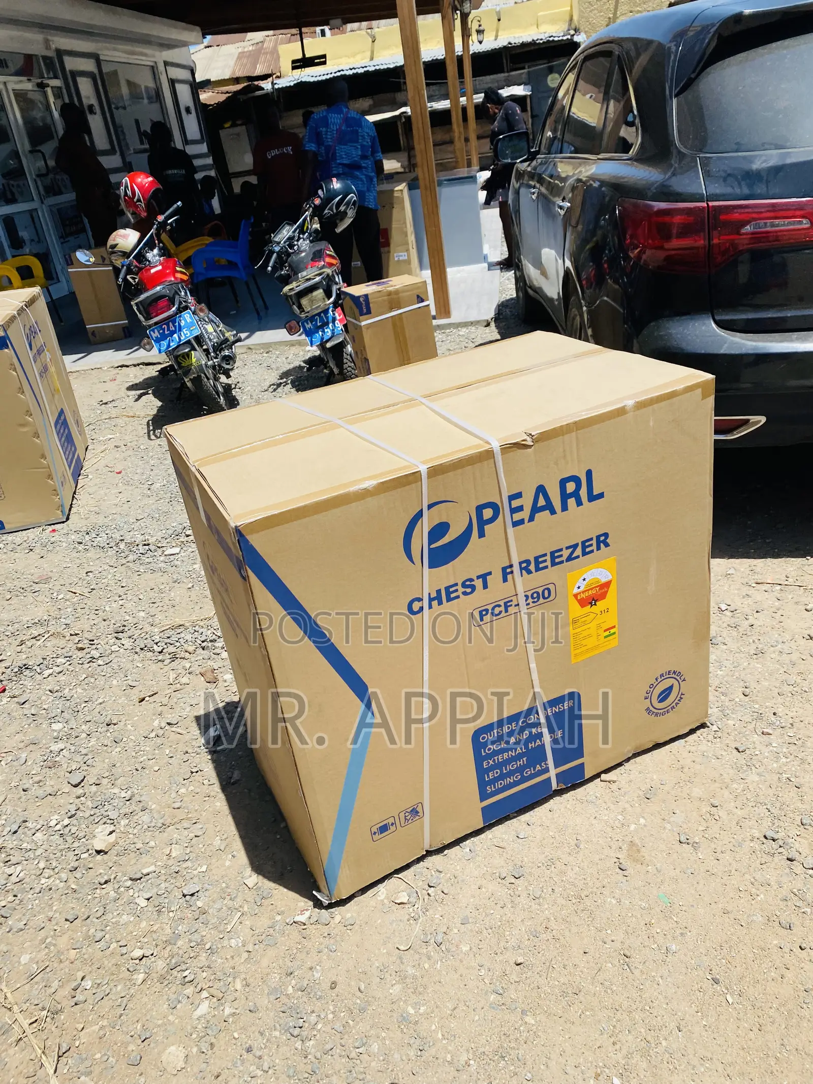 Unique Design Pearl PCF-290 Single Door Electric Freezer.
