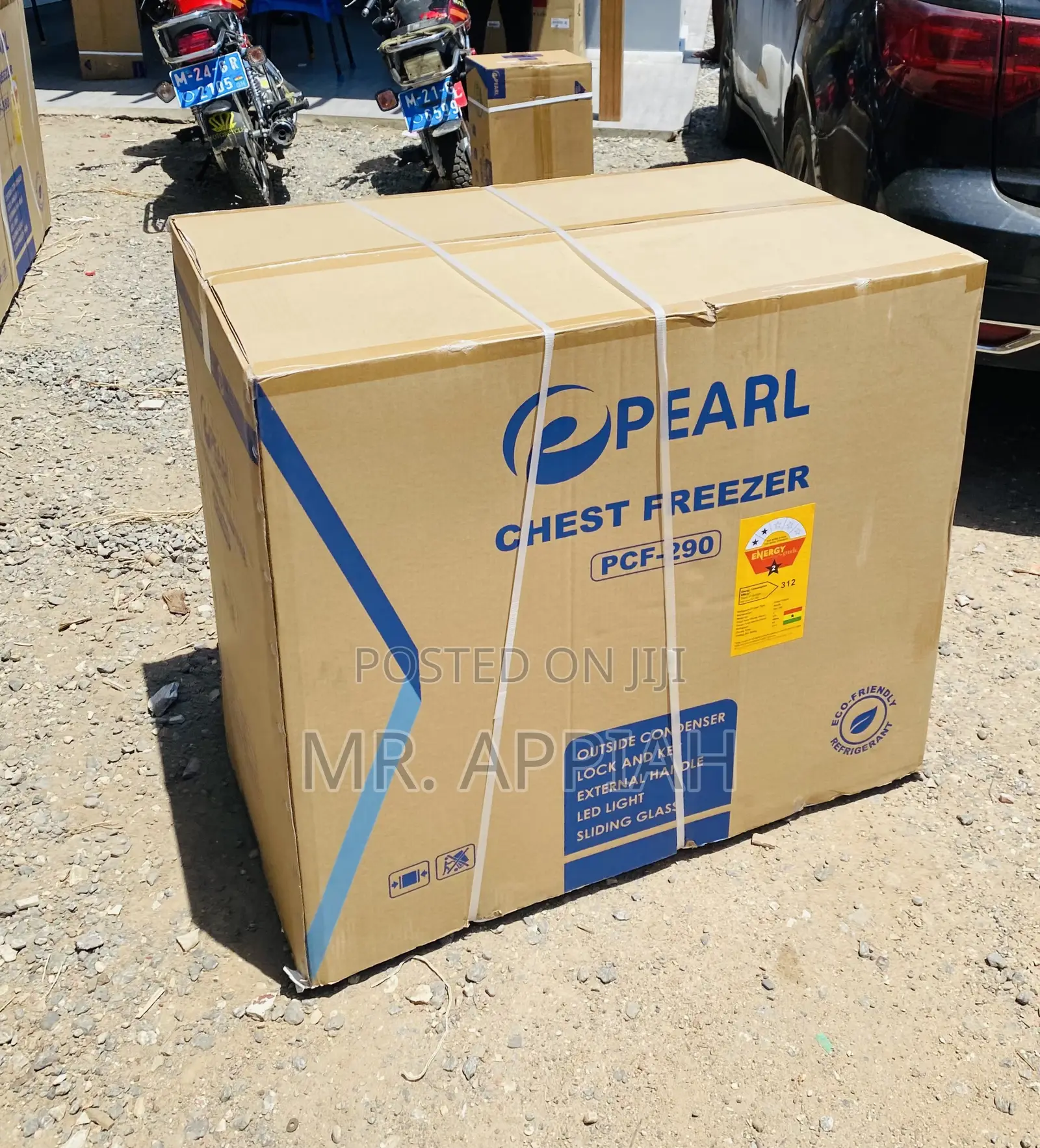Pearl PCF-290 Single Door Electric Chest Freezer.