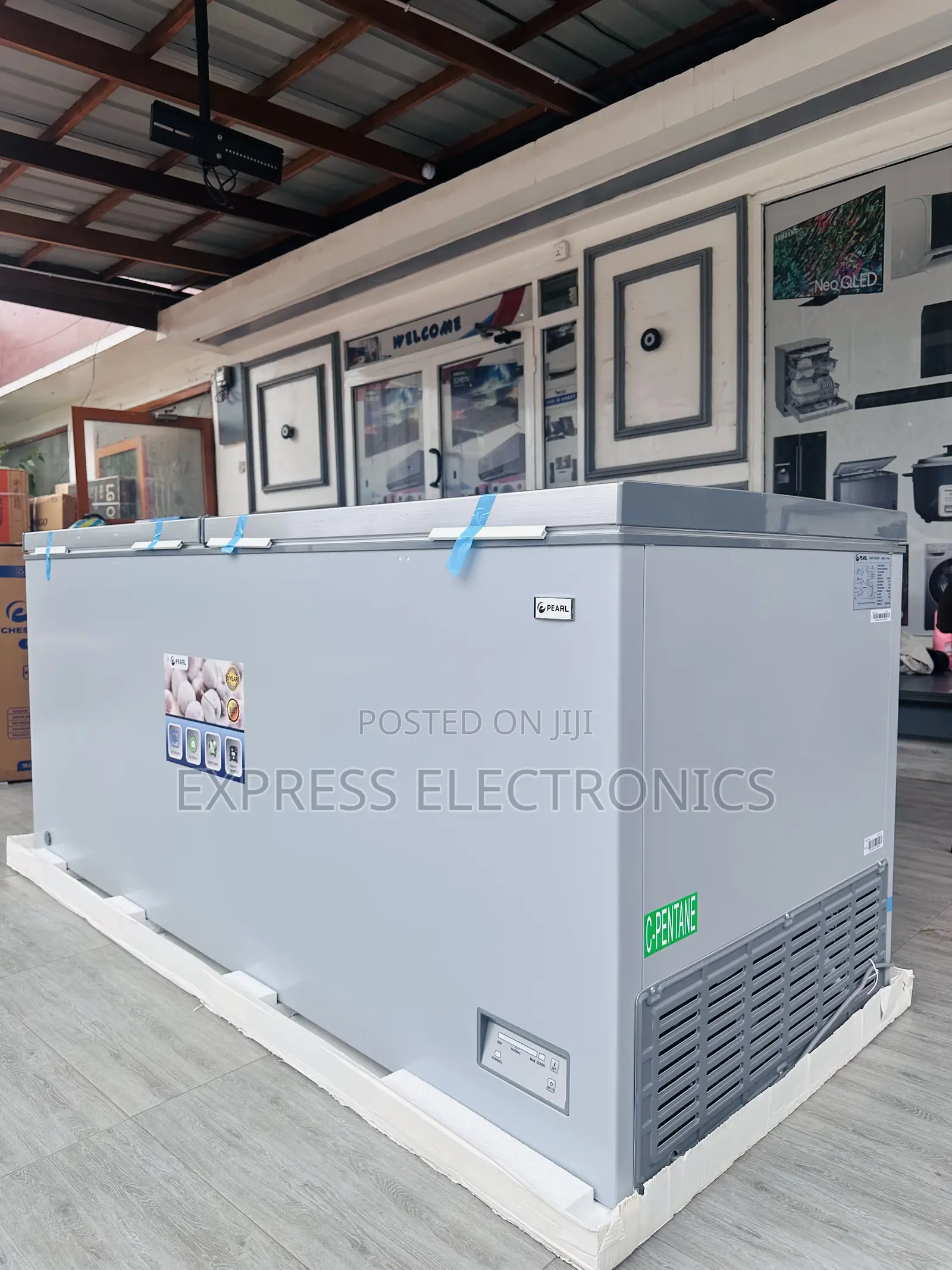 High Quality Sleek Grey Double Door Chest Freezer PCF-550