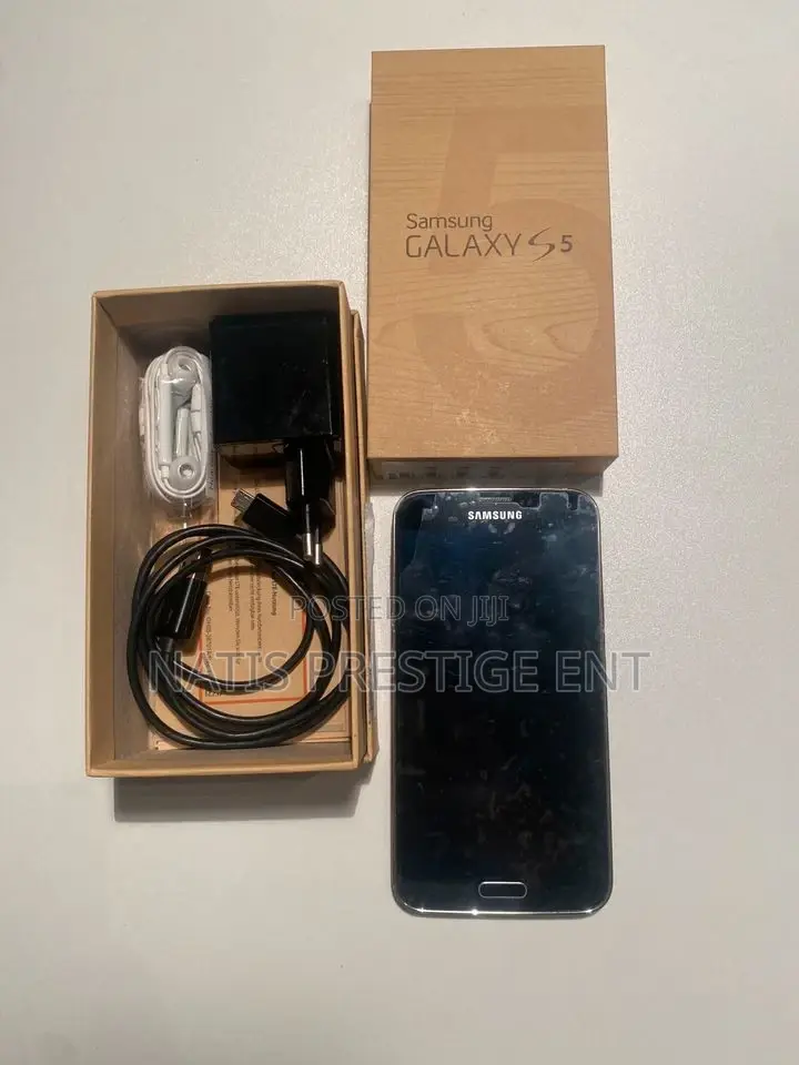 New Samsung Galaxy S5 32 GB Black