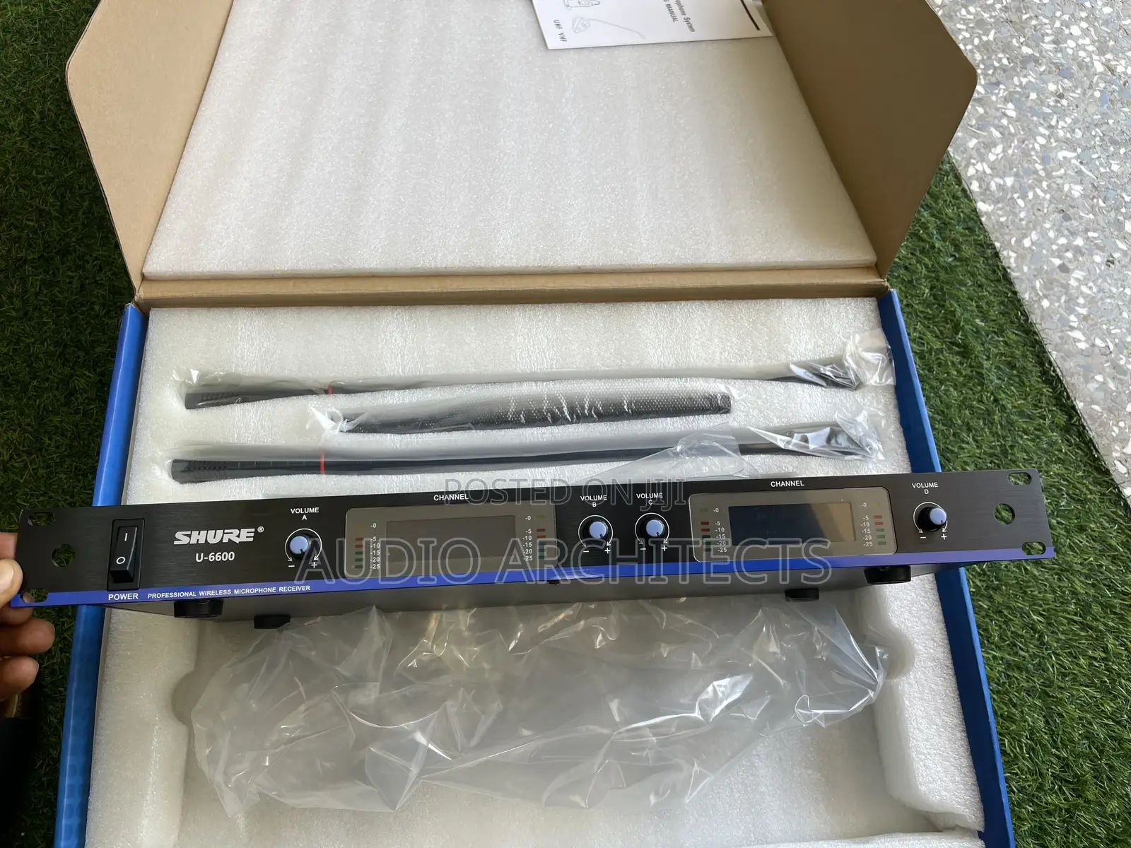 Shure 4in1 Wireless Conference Microphone (U6600)