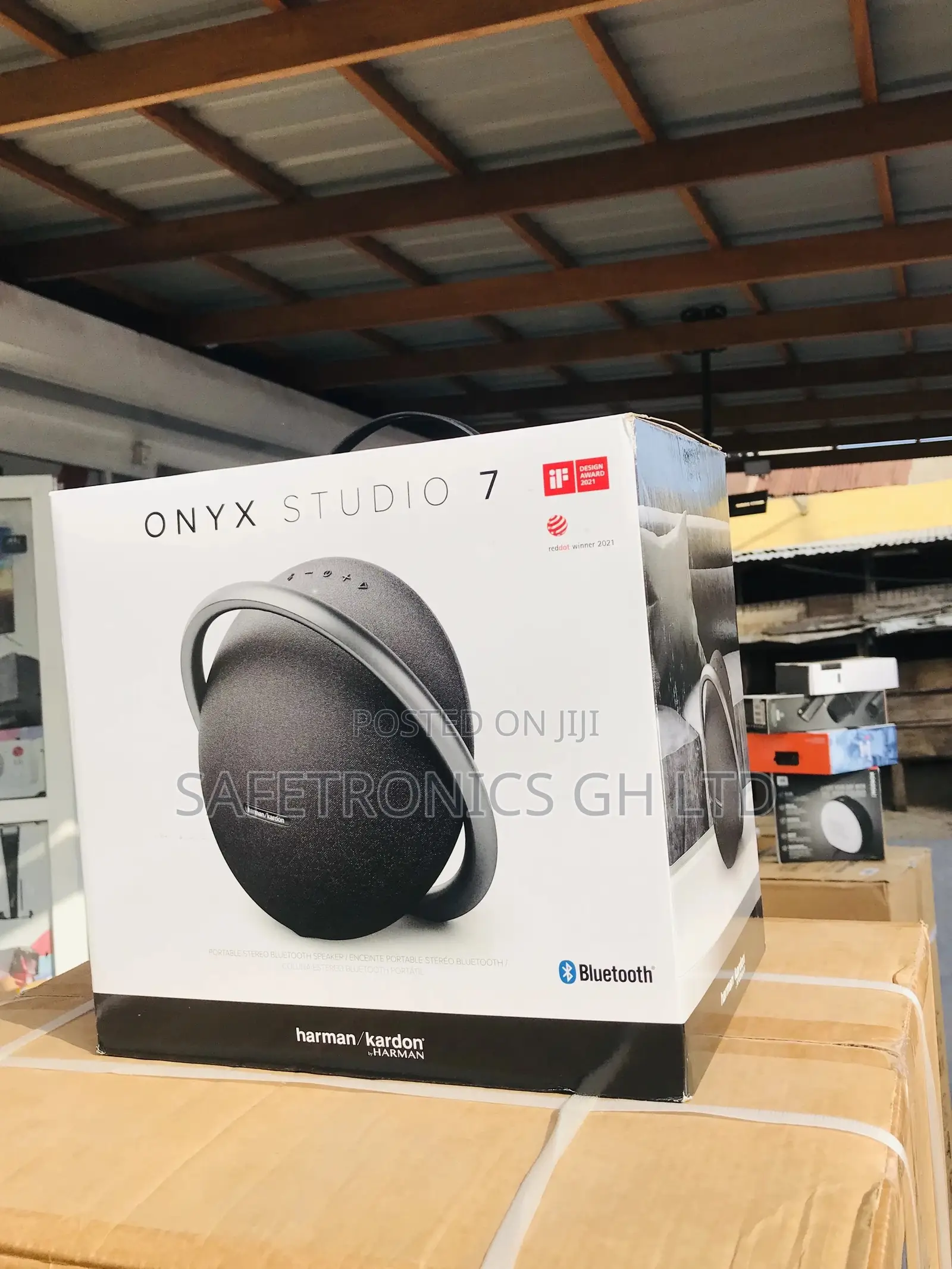 Black Harman Kardon Studio Onyx 7 Bluetooth Speaker