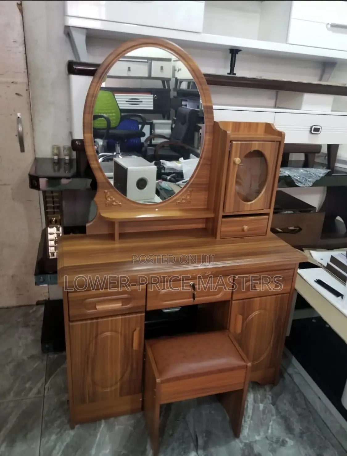 Classy Wooden Dressing Mirror Set