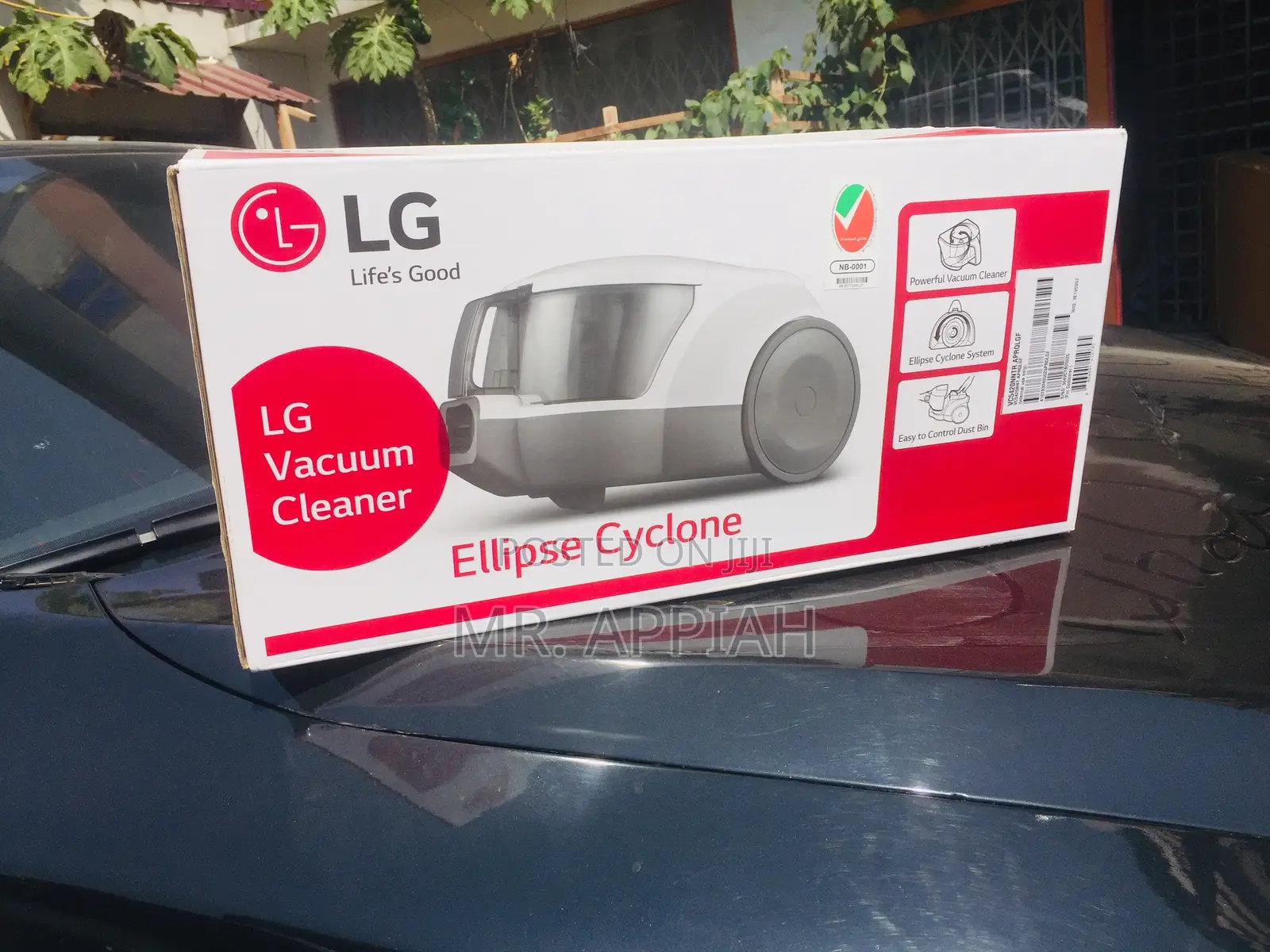 Sleek Design LG Electric Vacumm Cleaner(VC5420NNTR)