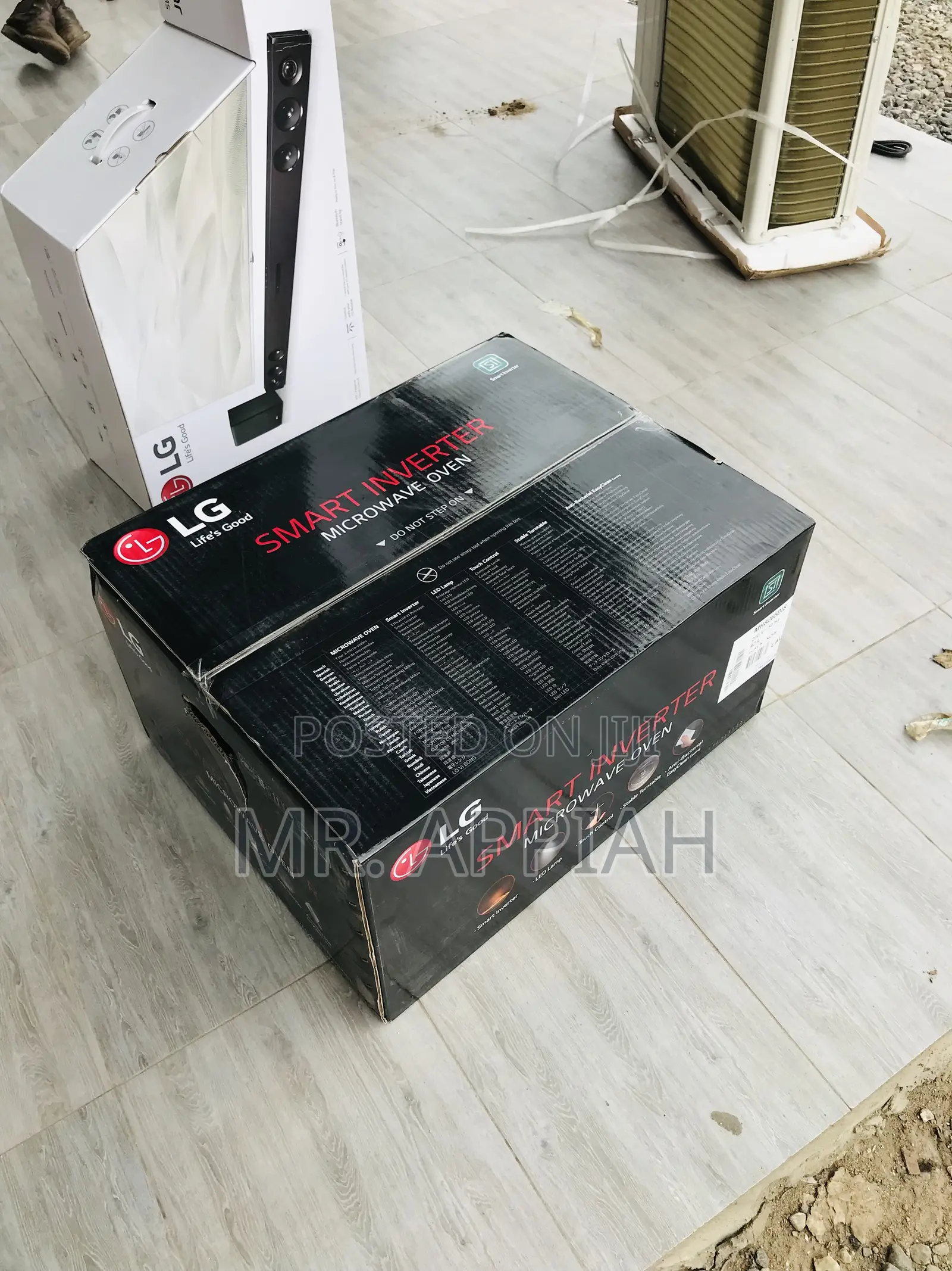 Durable LG Countertop Electric Microwave Oven(MS2535GISW).