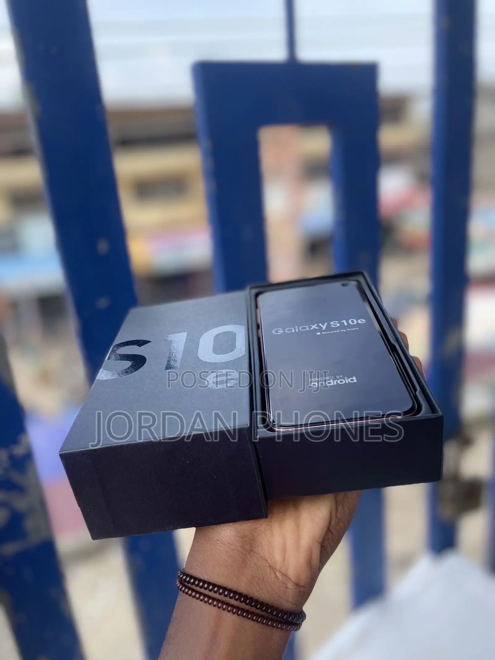 New Samsung Galaxy S10e 128 GB Black