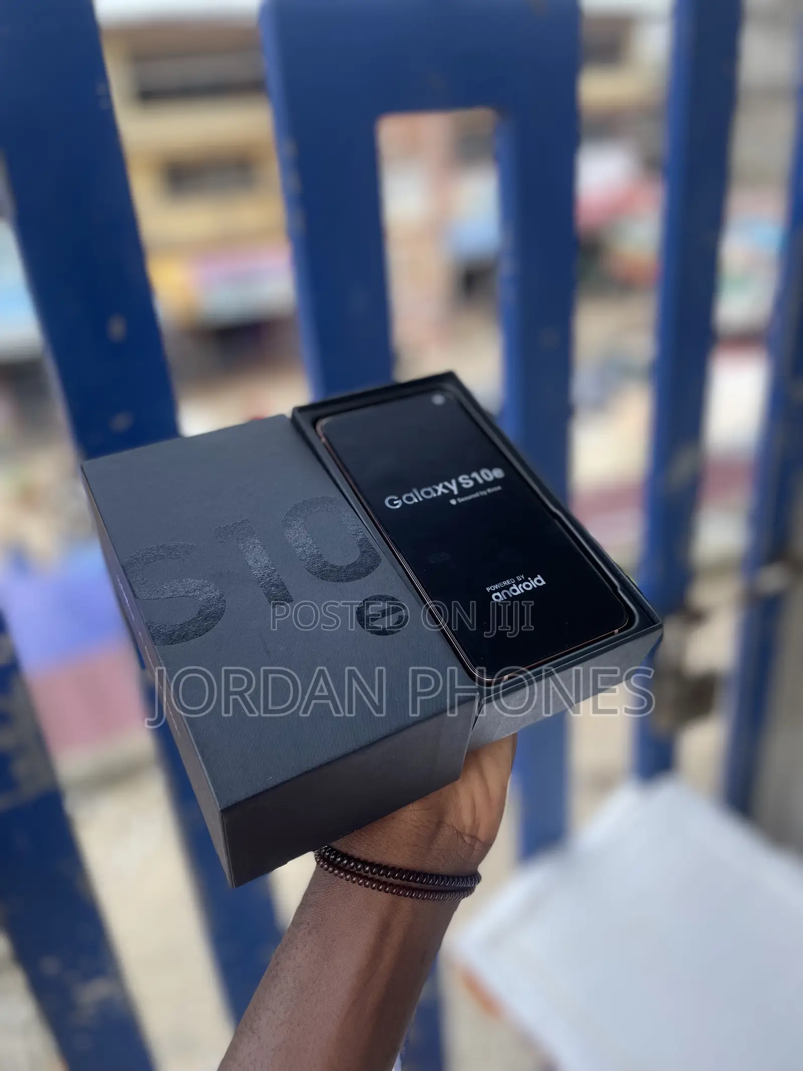 New Samsung Galaxy S10e 128 GB Black