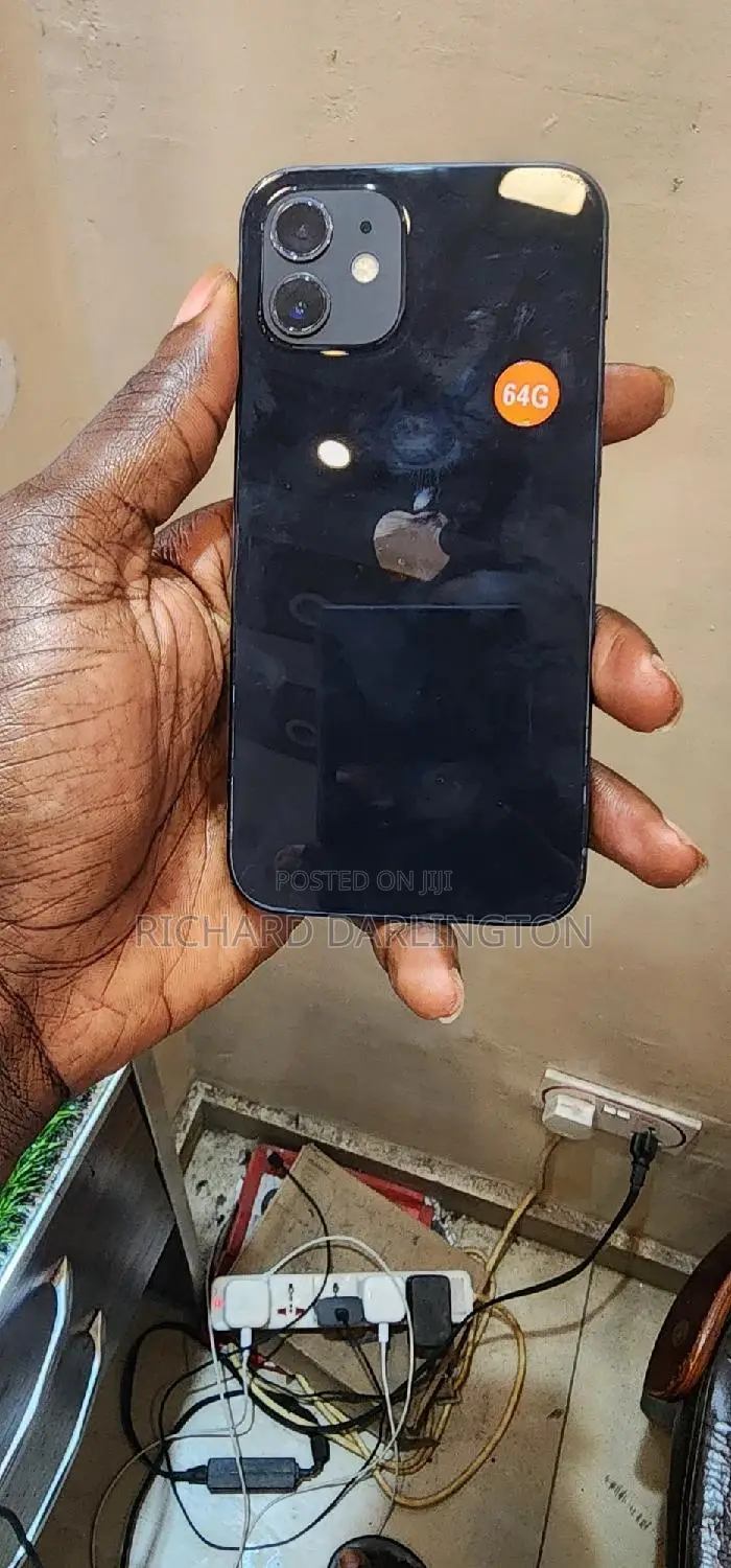 Apple iPhone 12 64 GB Black