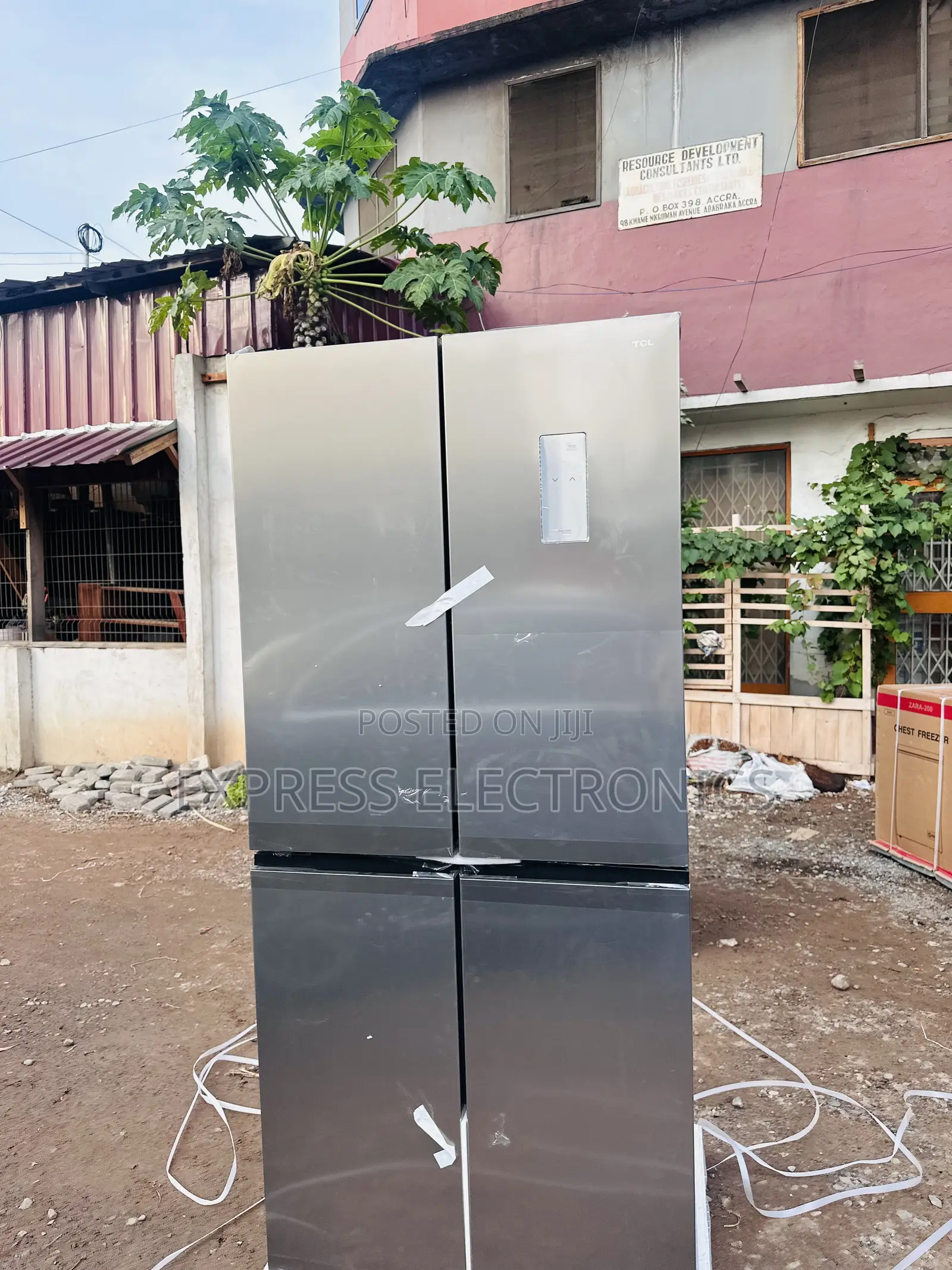 P460CD P460CD Cross Door Refrigerator · Electronic Control