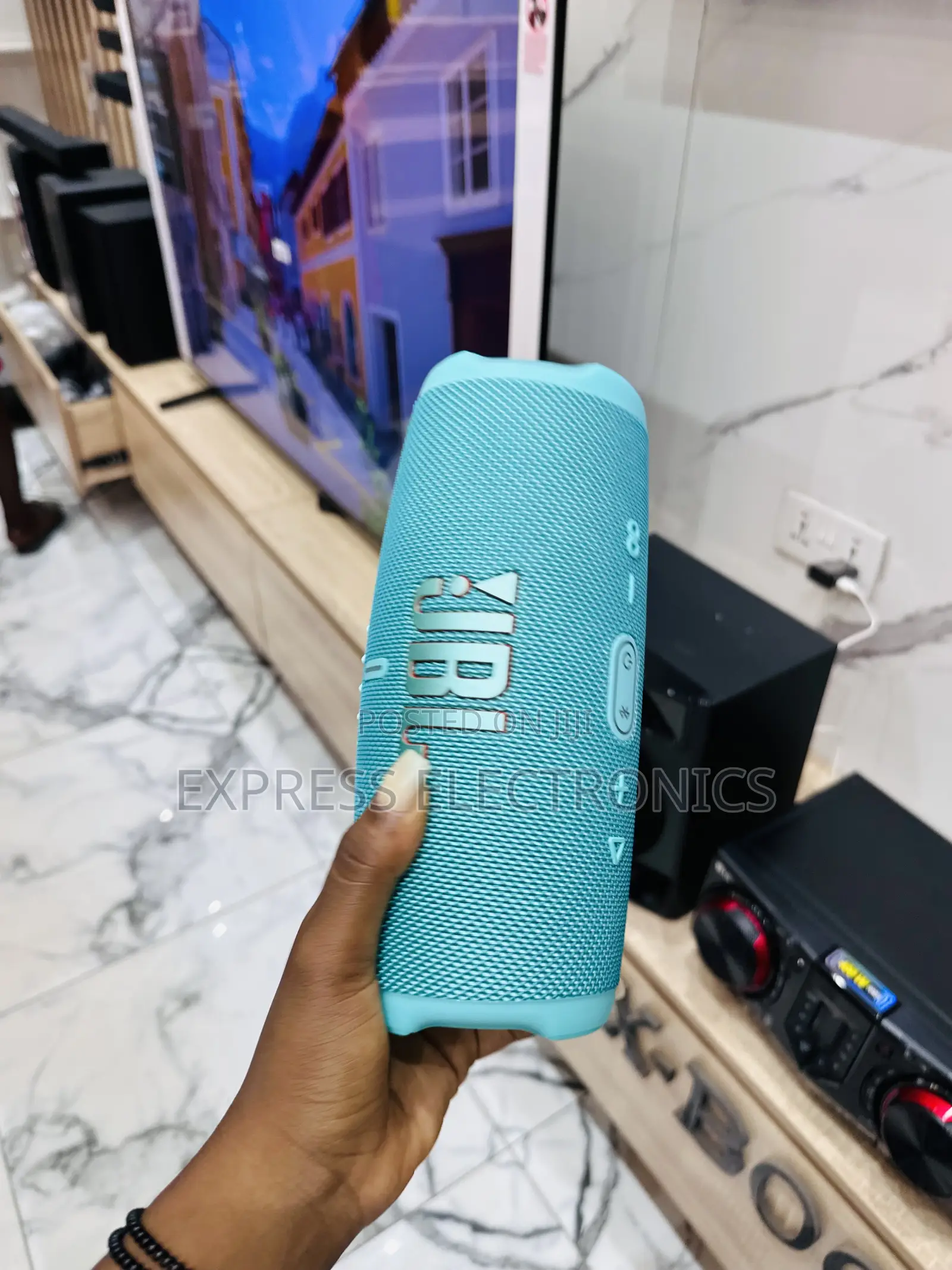 Quality Sleek Flip 6 Bluetooth Speaker Nice Color