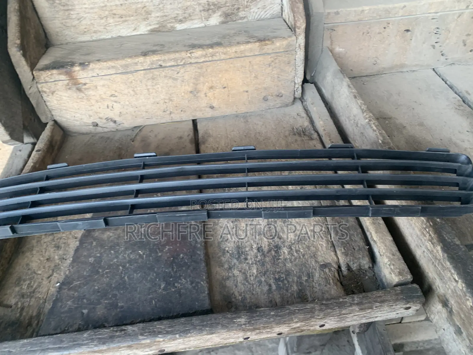 Toyota Yaris/Vitz Down Grille/Shells