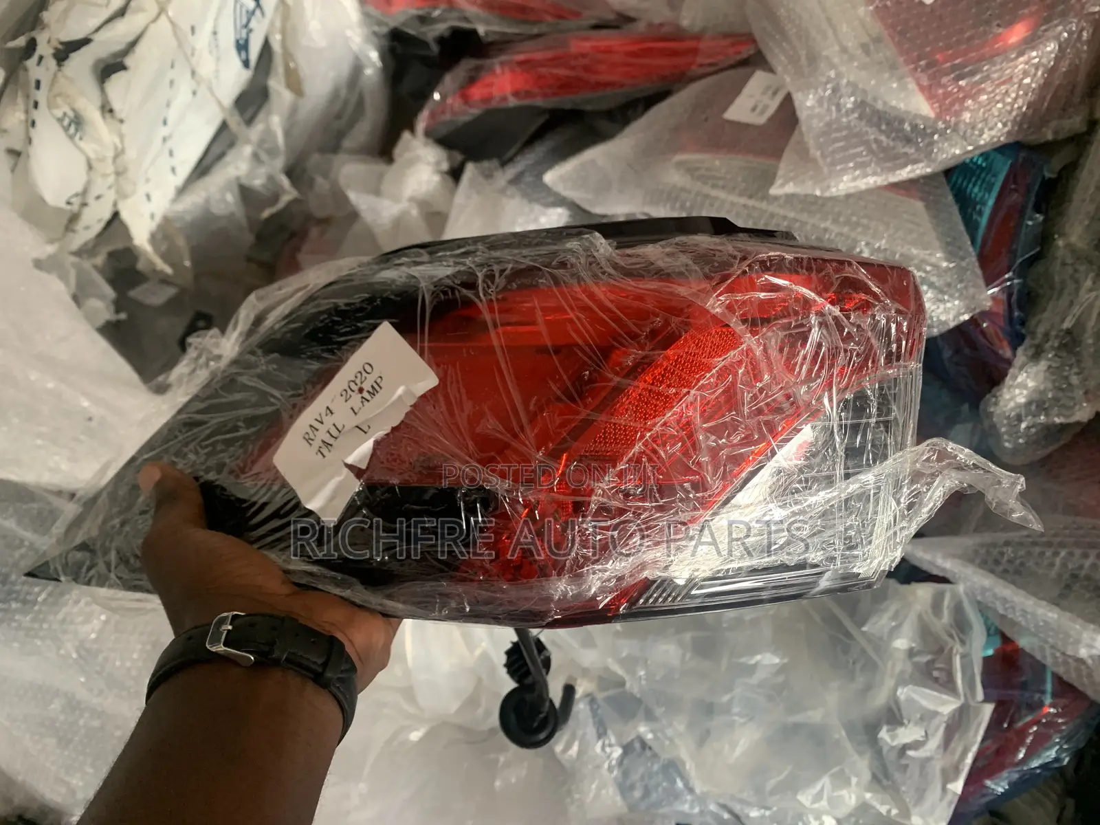 Toyota RAV 4 2020 Tail Light