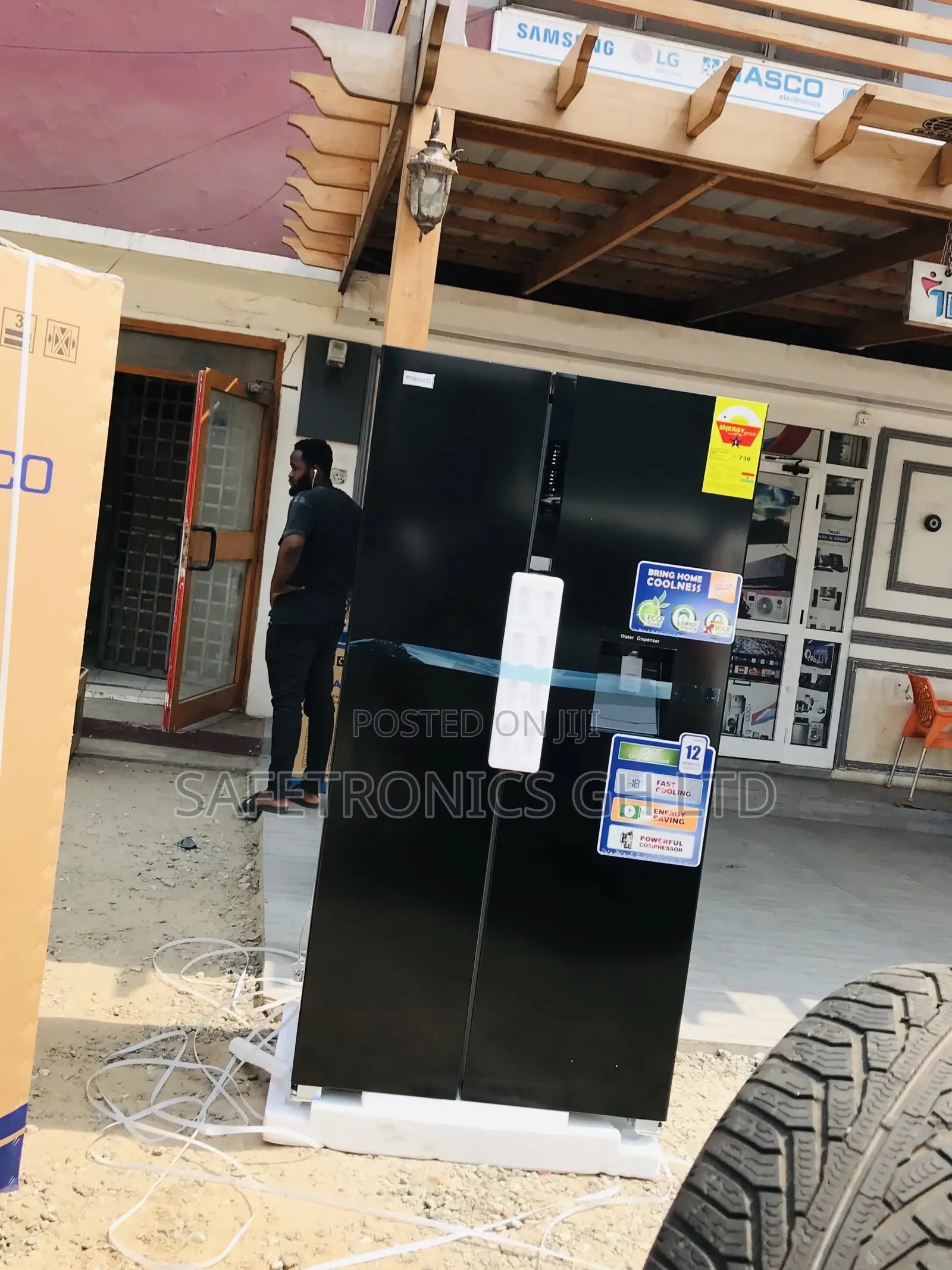 Side by Side Black Nasco Nassb2-64s Fridge