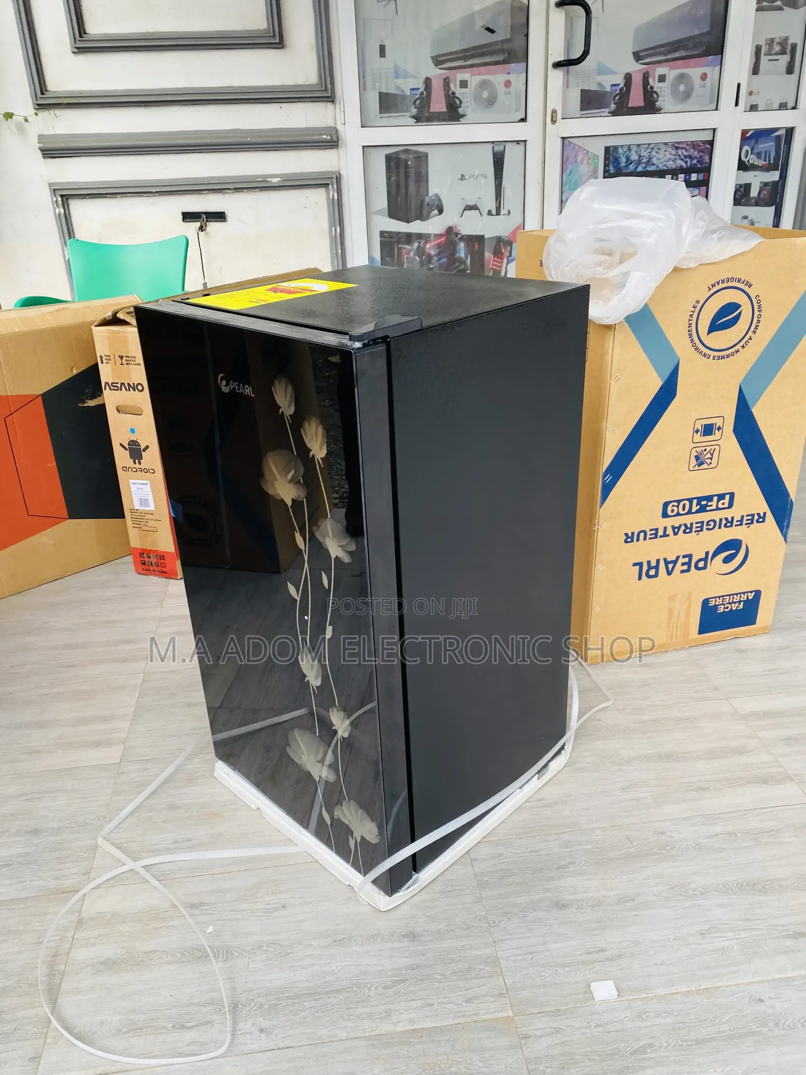 Classic Pearl Single Door Electric Table Top Fridge.