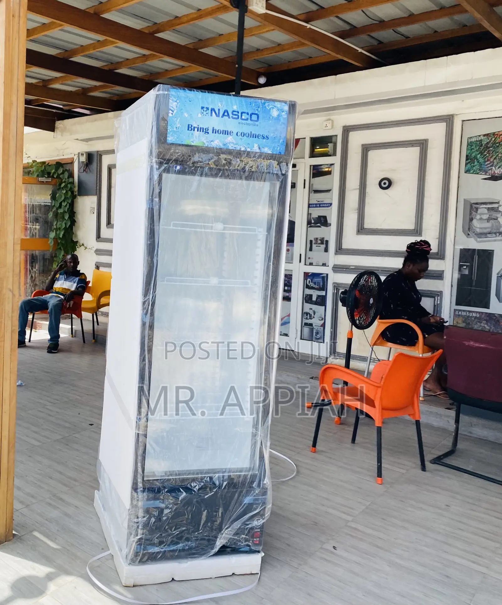 Well Design Nasco Nasfl400-1dr 1 Door Display Fridge.