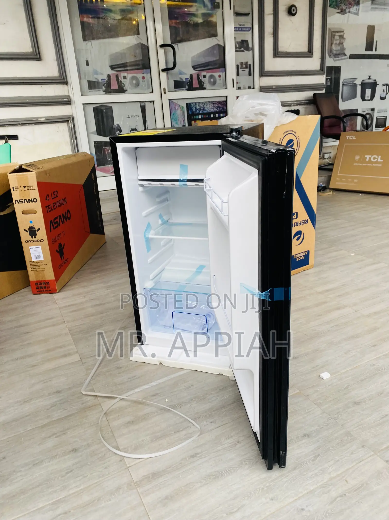 Fabulous Pearl Single Door Table Top Electric Fridge(Black)