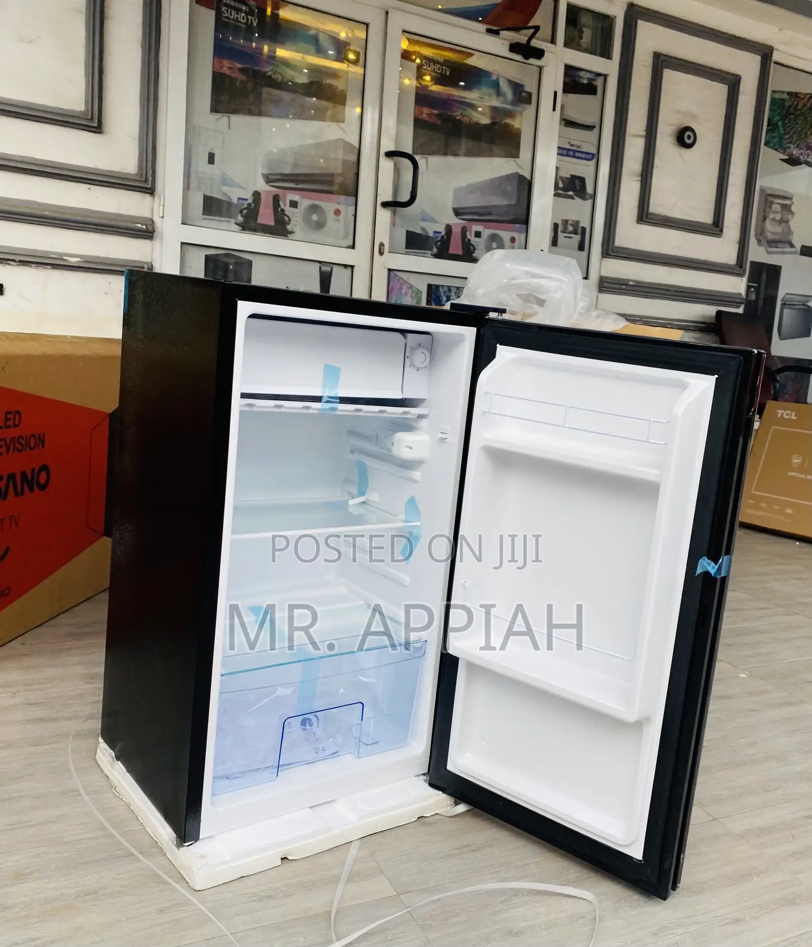 Durable Pearl Single Door Electric Table Top Fridge.