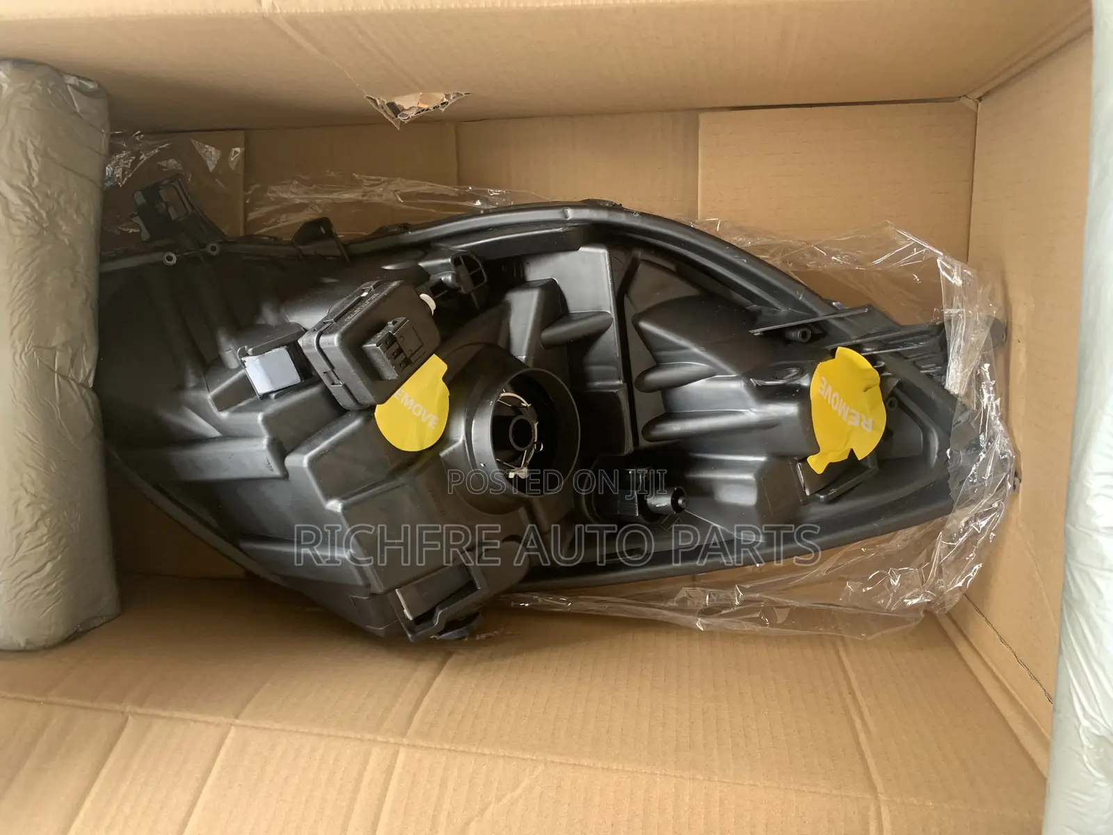 Toyota Vitz 2009-2010 Headlight