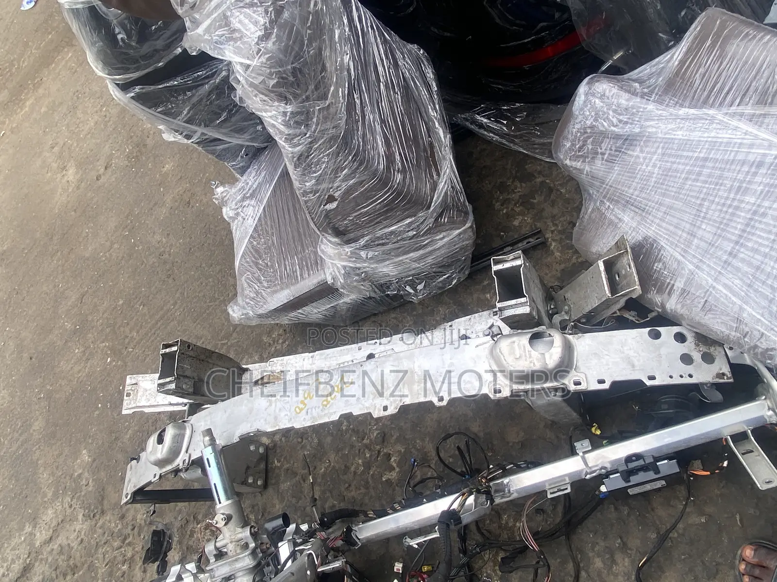 Mercedes Benz W204 C250 C300 Front Bumper Reinforcement Bar