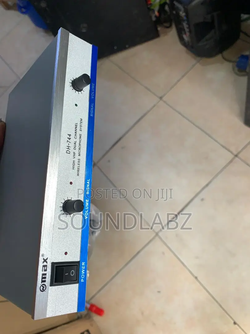 Max Dual Channel UHF Wireless Microphone System-Dh-744