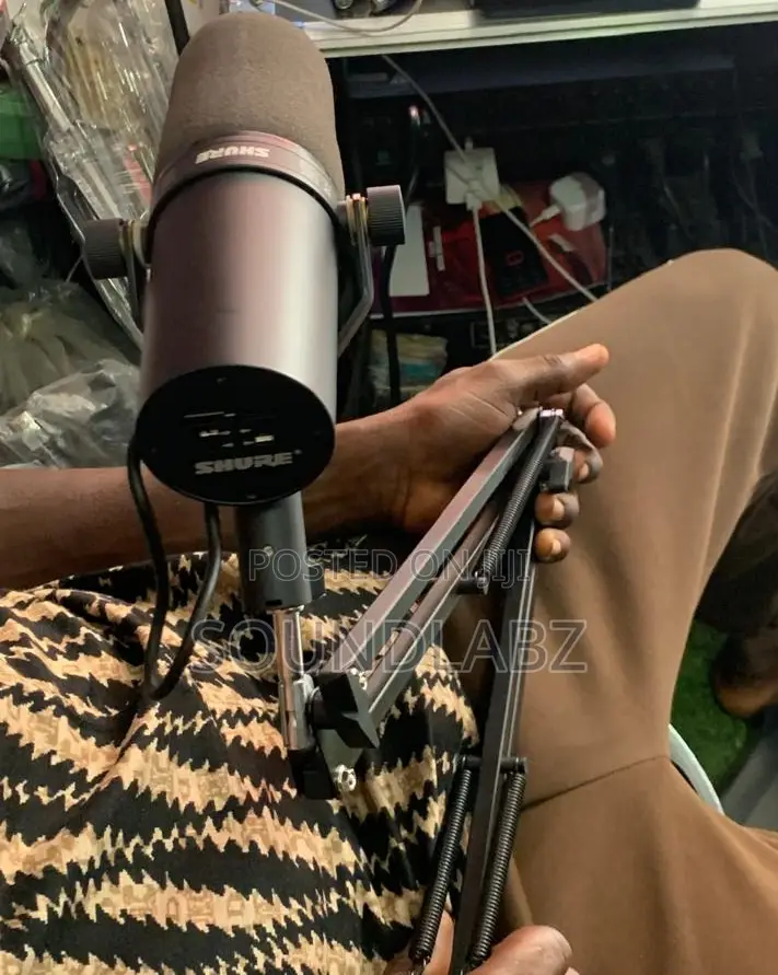 Shure Sm7b Cardioid Dynamic Microphone