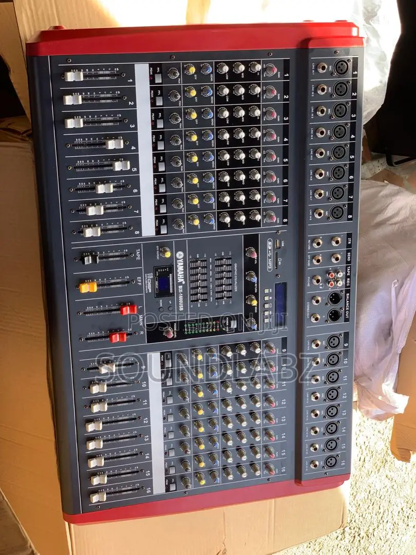 Yamaha BIX-1600USB 16-Channel Powered Mixer