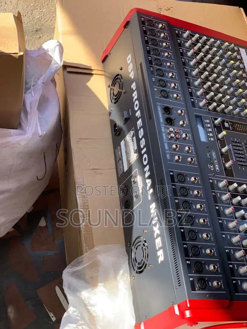 Yamaha BIX-1600USB 16-Channel Powered Mixer