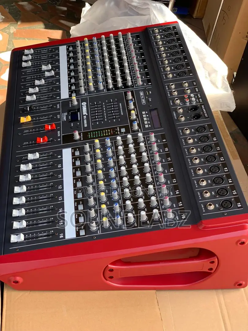 Yamaha BIX-1600USB 16-Channel Powered Mixer