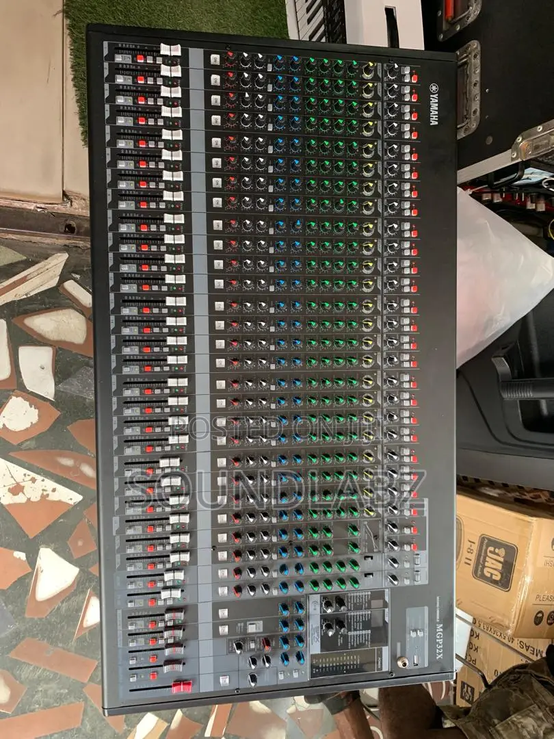 Yamaha Mgp32x 32 Channel 4 Bus Mixing Console
