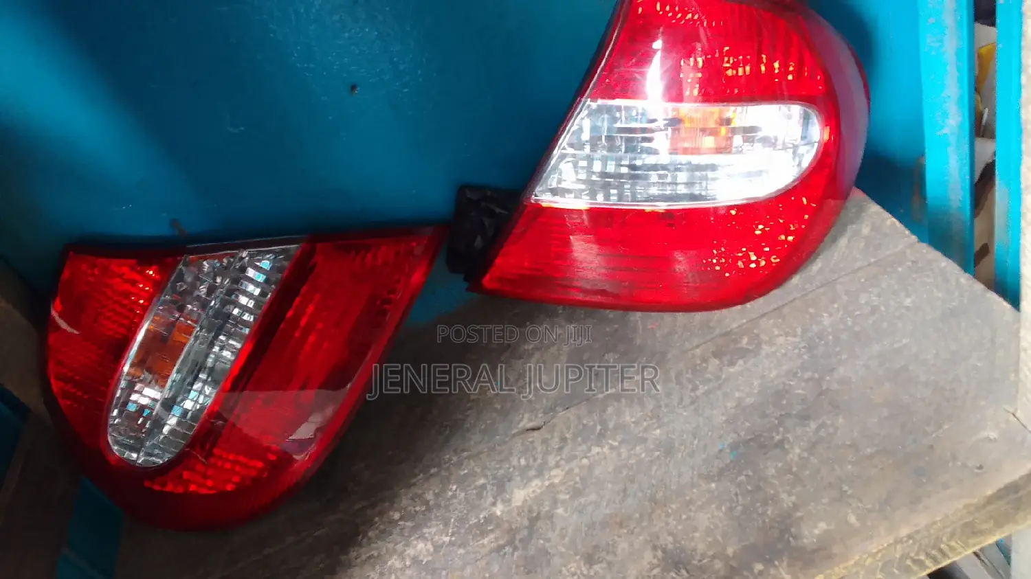 Toyota Camry 2004-2006 Tail Light Pair (Owusu Ansah)