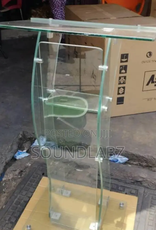 Pulpit Curved (Glass)