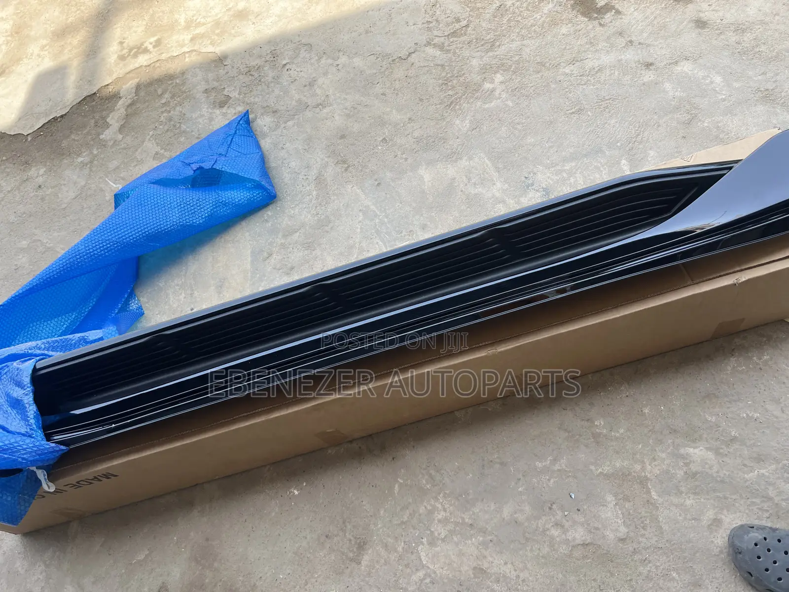 Lexus LX 570 Side Steps Available