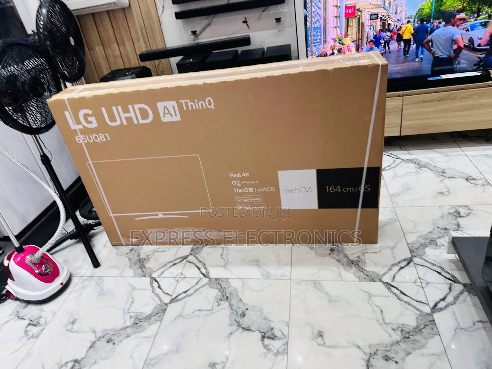Electric 65”UR78 UHD Smart Glossy LED Screen